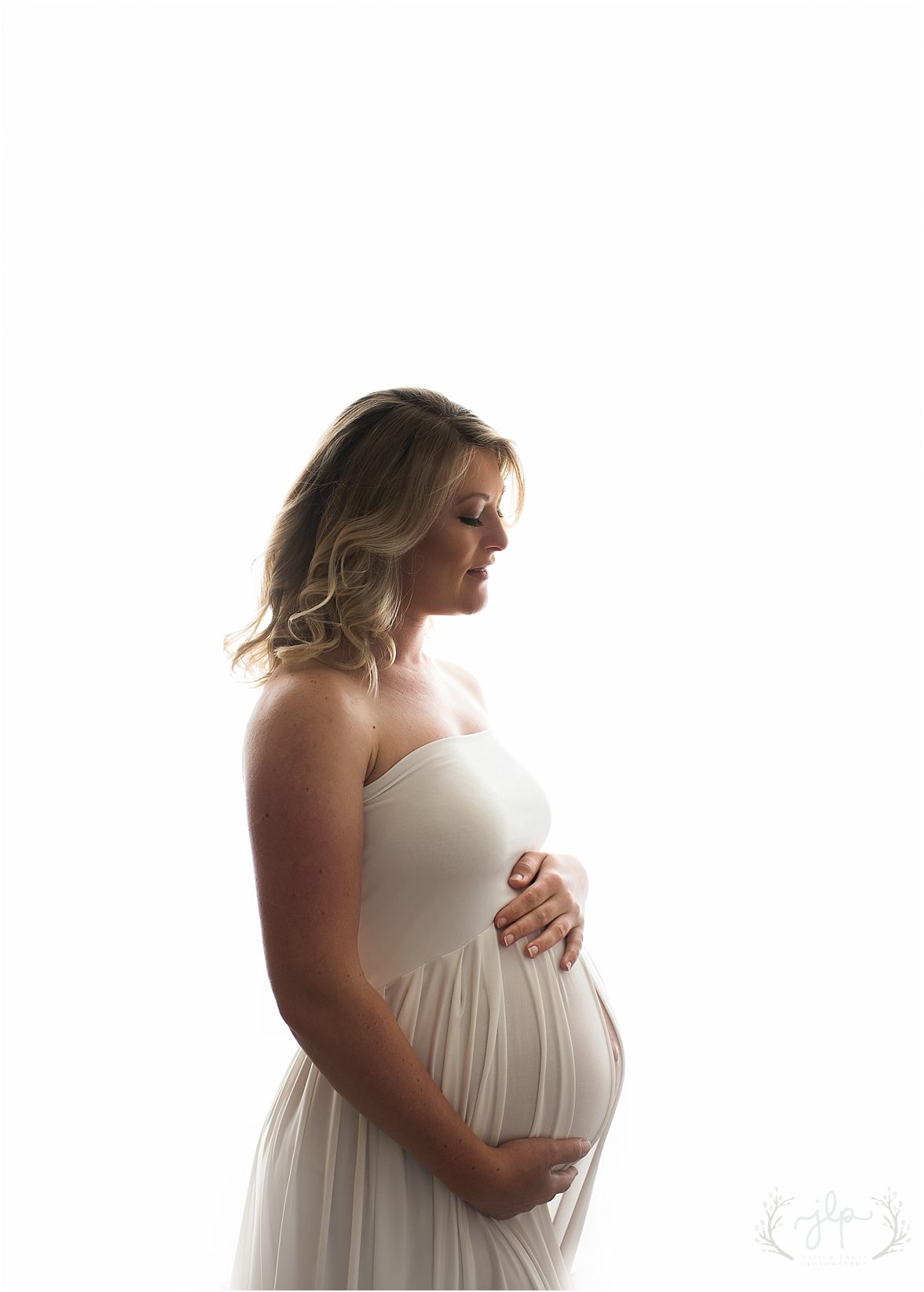 Nichole Maternity Pictures (23 of 37)_WEB.jpg